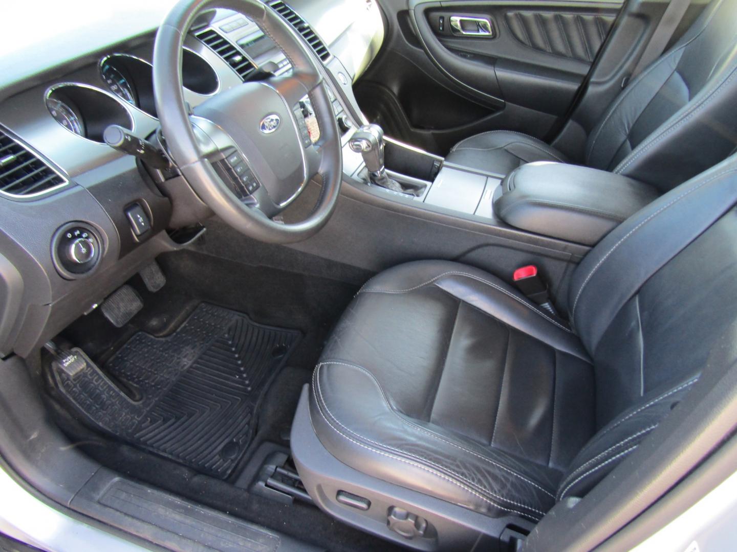 2012 Silver /Gray Ford Taurus (1FAHP2EW7CG) , Automatic transmission, located at 15016 S Hwy 231, Midland City, AL, 36350, (334) 983-3001, 31.306210, -85.495277 - Photo#3